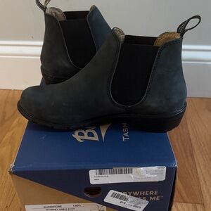 Blundstone Rustic Black Chelsea Boots NEW 7.5